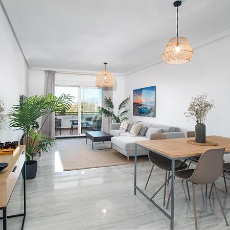 Modern Apartment - 2 Bedrooms, Beachside - Puerto Banus Marbella Exterior foto