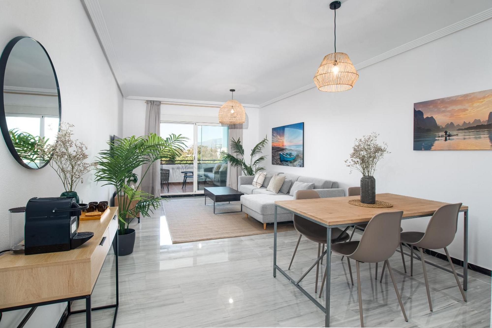 Modern Apartment - 2 Bedrooms, Beachside - Puerto Banus Marbella Exterior foto