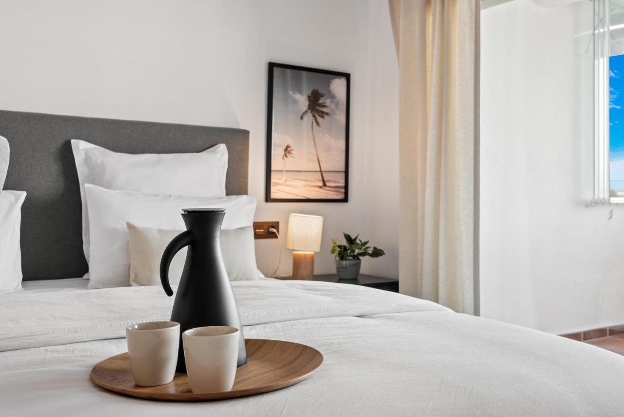 Modern Apartment - 2 Bedrooms, Beachside - Puerto Banus Marbella Exterior foto