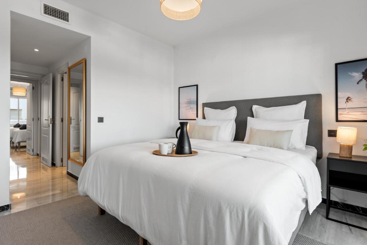 Modern Apartment - 2 Bedrooms, Beachside - Puerto Banus Marbella Exterior foto
